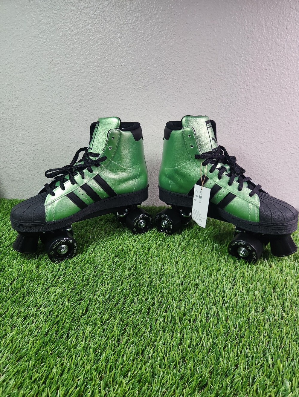 Adidas Superstar 82 Roller Skates Metallic Green Men Size 10.5 JS4042 MSRP $200 - Picture 4 of 13